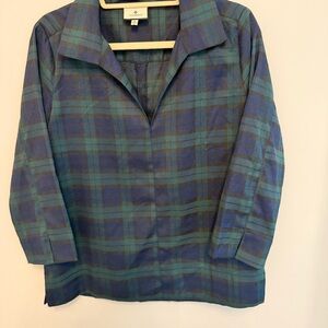 Tuckernuck women’s green plaid top with 3/4 sleeves, soft light weight flannel